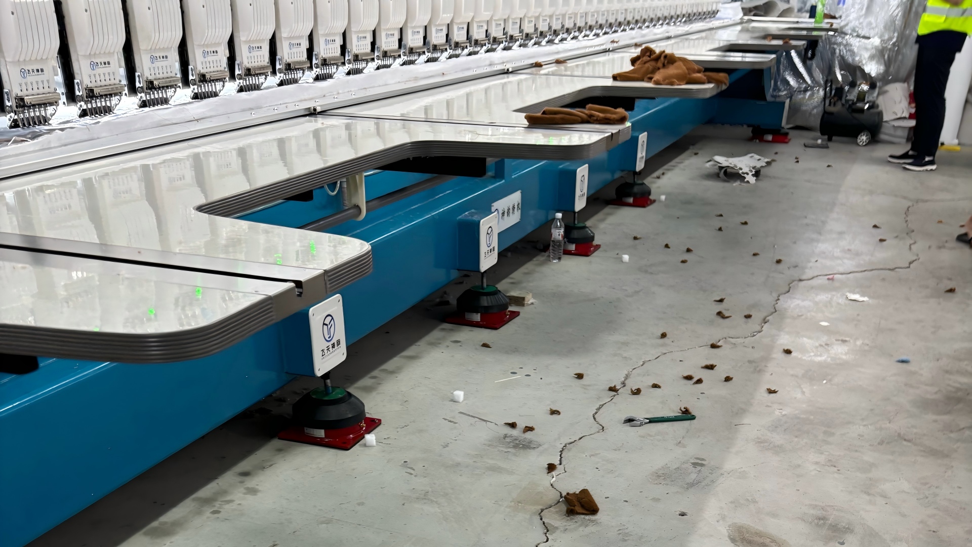 HFD-B型空气液压减振器